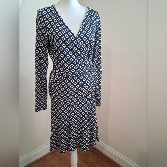 Diane Von Furstenberg Behati Wrap Two Piece Set Size 14 - Picture 8 of 11